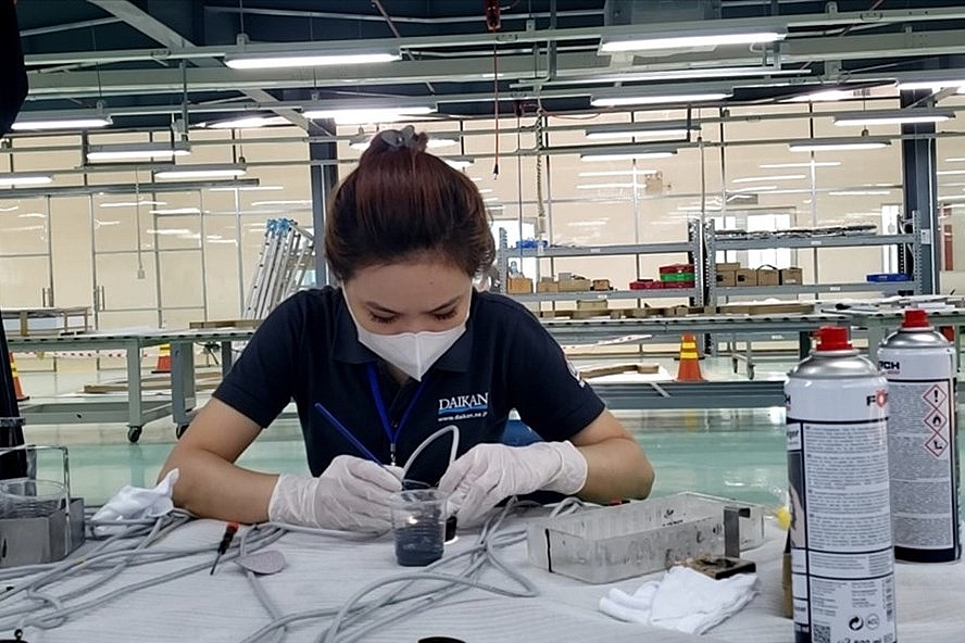 Le secteur manufacturier vietnamien se redresse progressivement après 4 mois de baisse